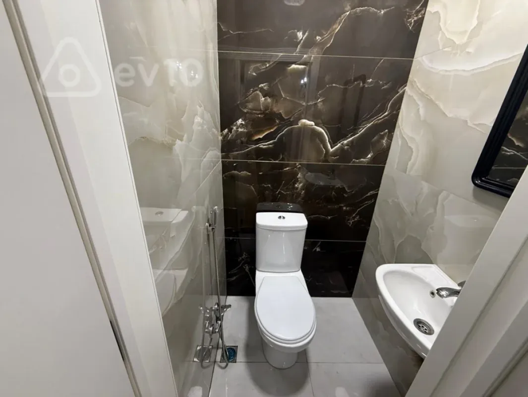 Kirayə verilir 2 otaqlı yeni tikili 70 m²