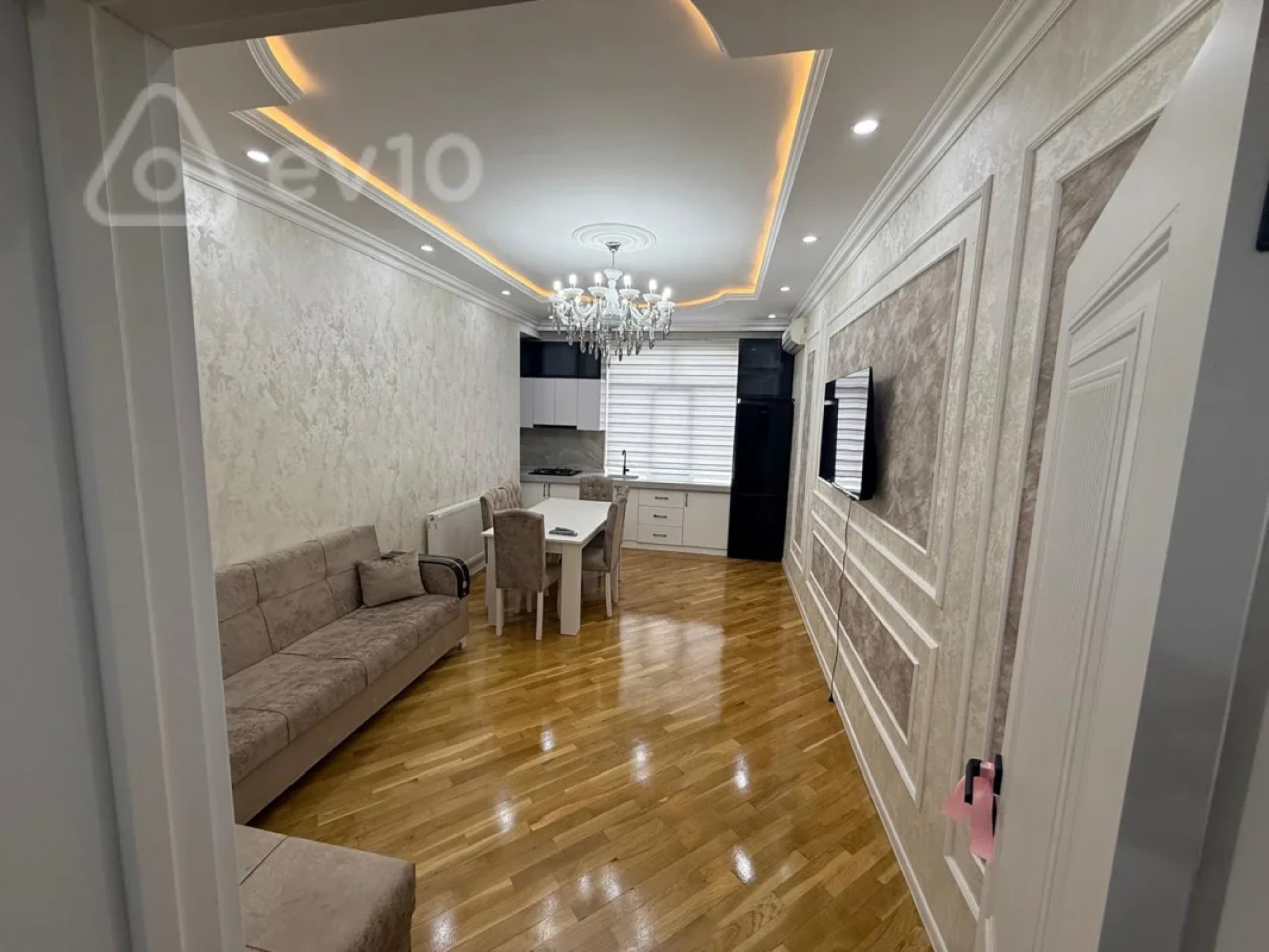 Kirayə verilir 2 otaqlı yeni tikili 70 m²