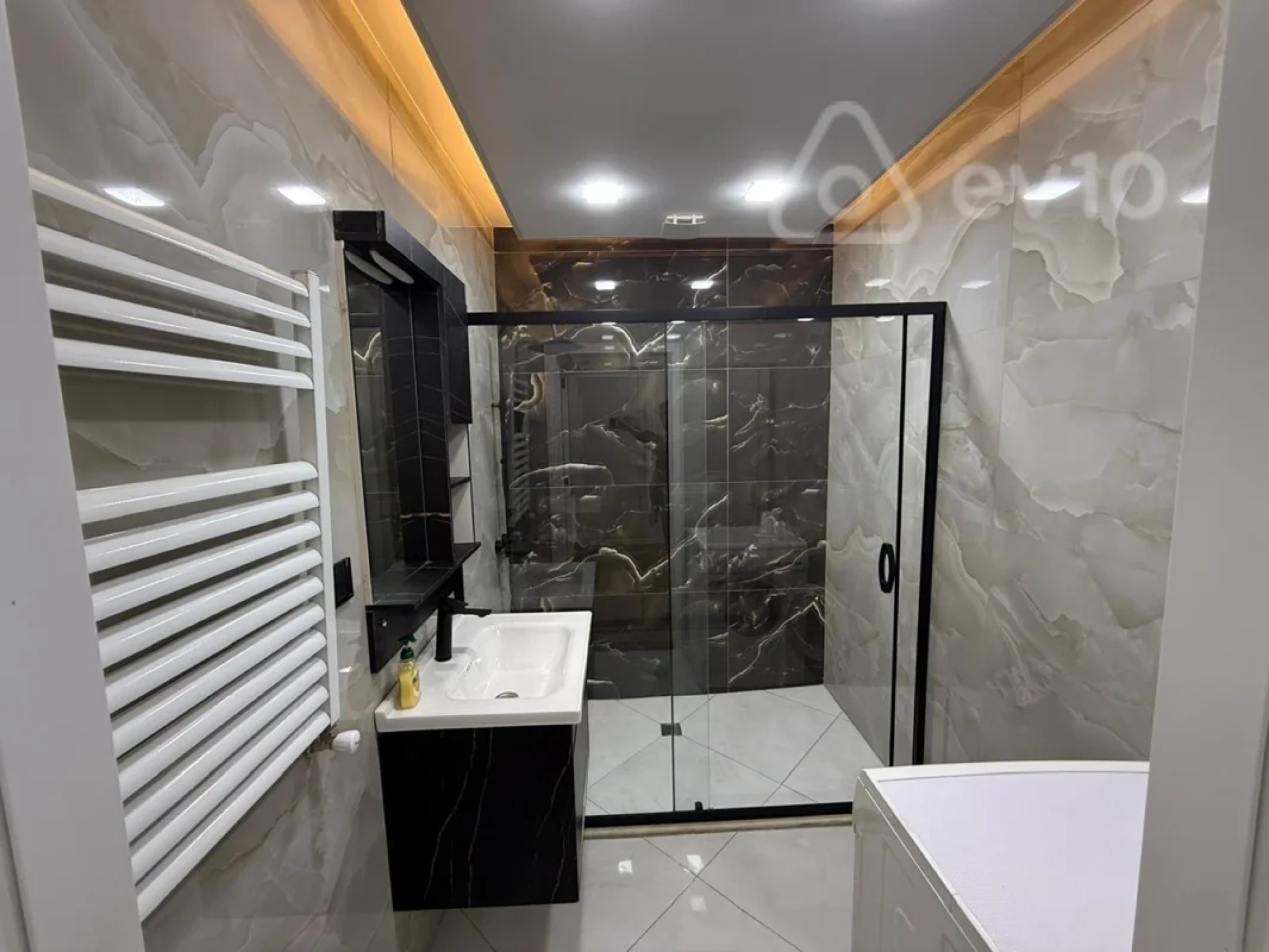 Kirayə verilir 2 otaqlı yeni tikili 70 m²