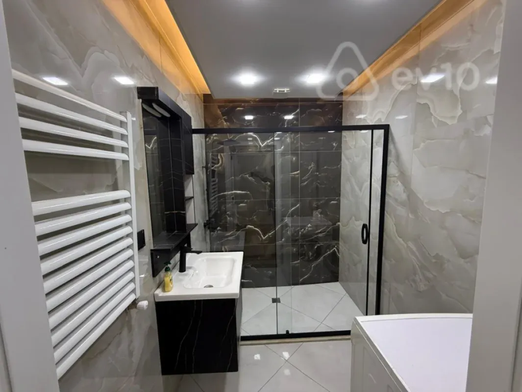 Kirayə verilir 2 otaqlı yeni tikili 70 m²