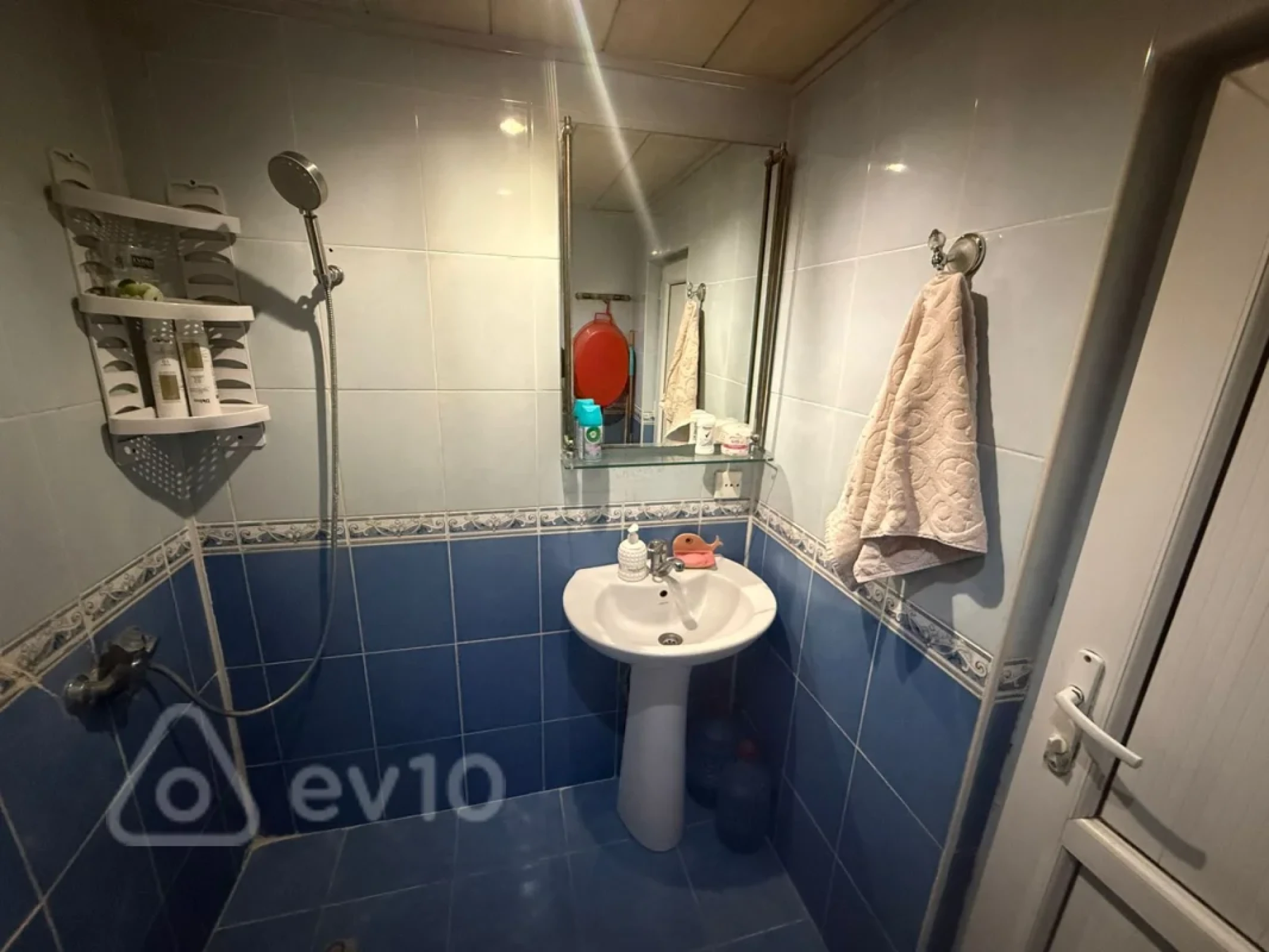 Kirayə verilir 2 otaqlı köhnə tikili 45 m²