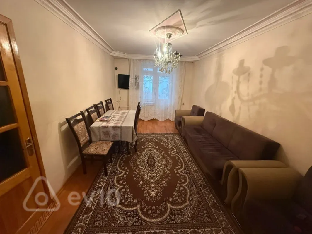 Kirayə verilir 2 otaqlı köhnə tikili 45 m²