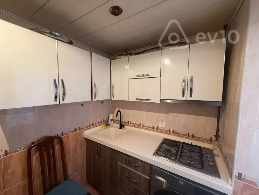 Kirayə verilir 2 otaqlı köhnə tikili 45 m²