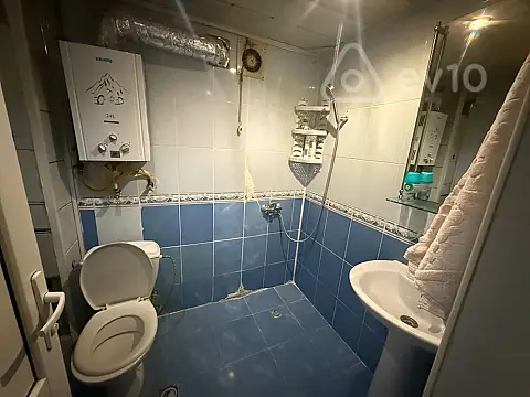 Kirayə verilir 2 otaqlı köhnə tikili 45 m²