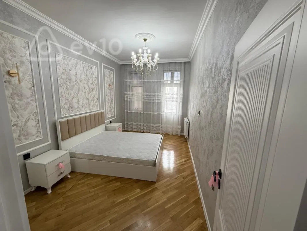 Kirayə verilir 2 otaqlı yeni tikili 80 m²