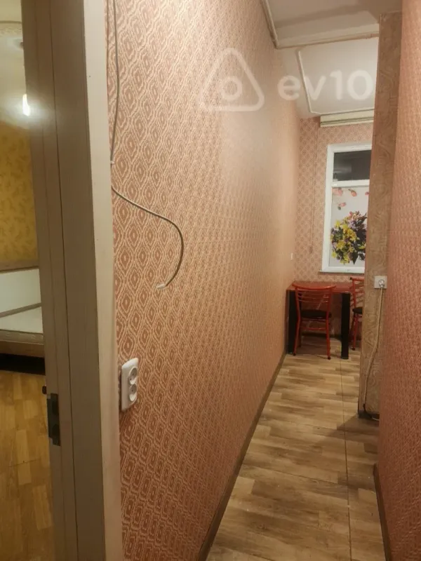 Kirayə verilir 1 otaqlı köhnə tikili 30 m²