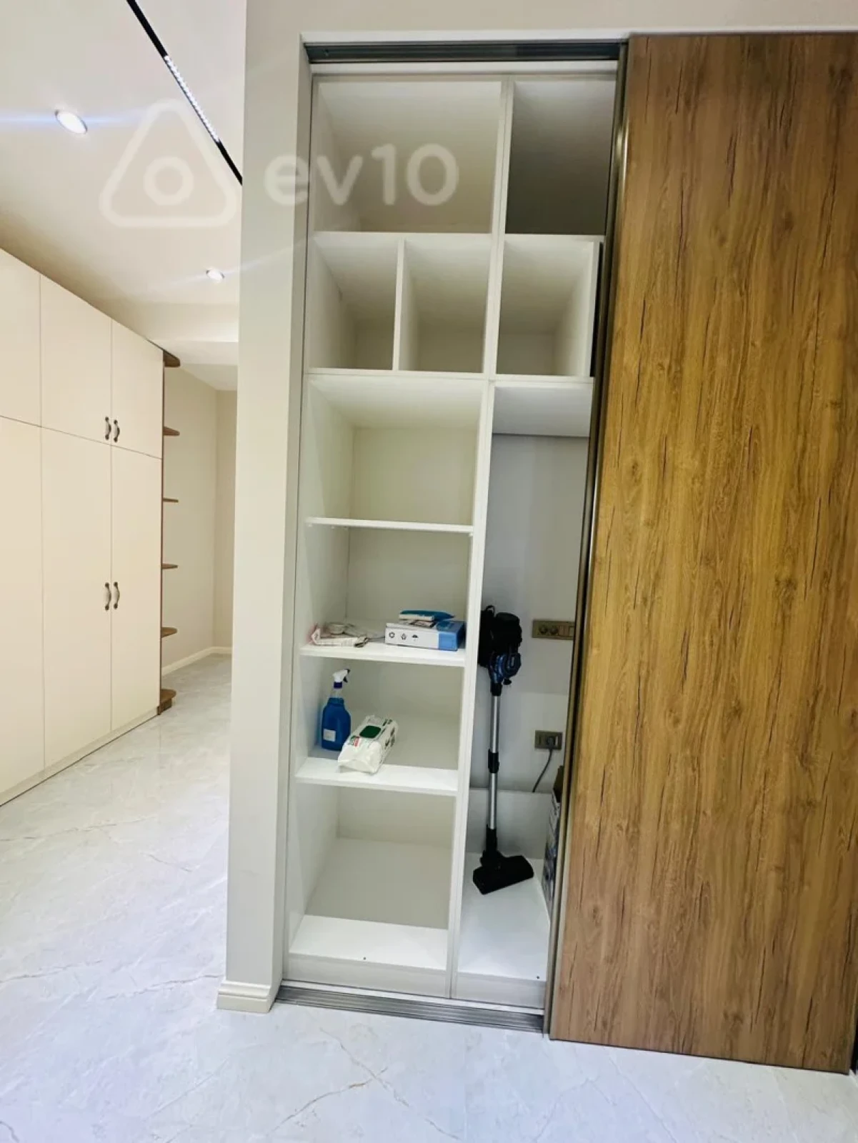 Satılır 2 otaqlı yeni tikili 73 m²