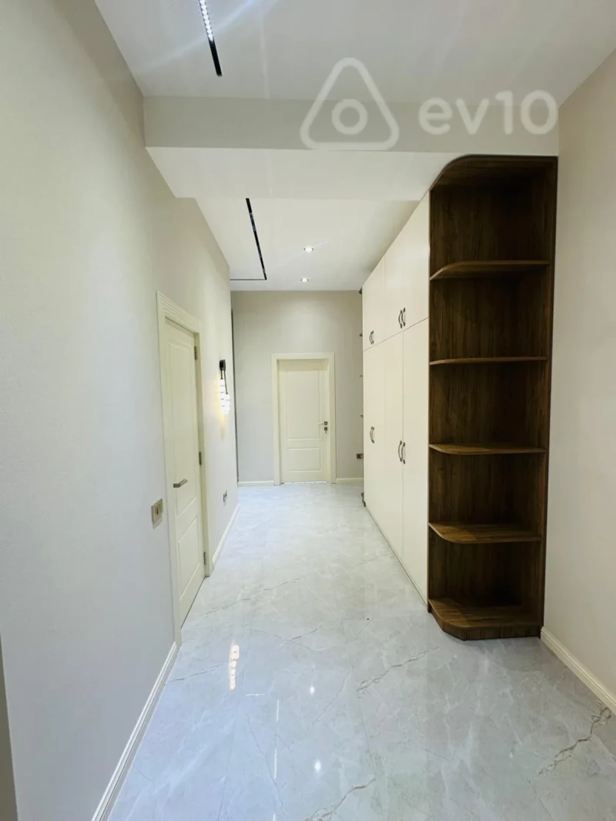 Satılır 2 otaqlı yeni tikili 73 m²