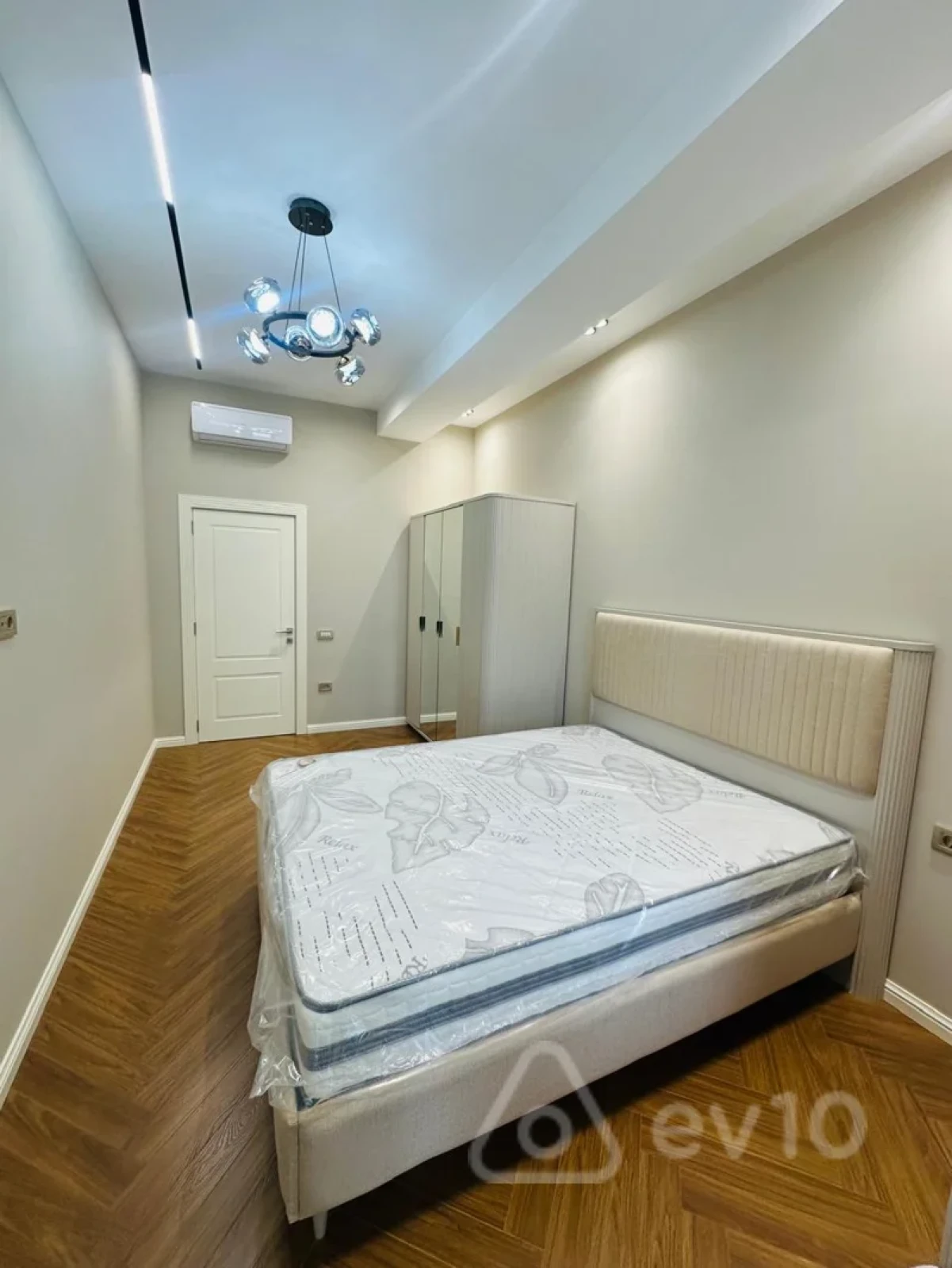 Satılır 2 otaqlı yeni tikili 73 m²