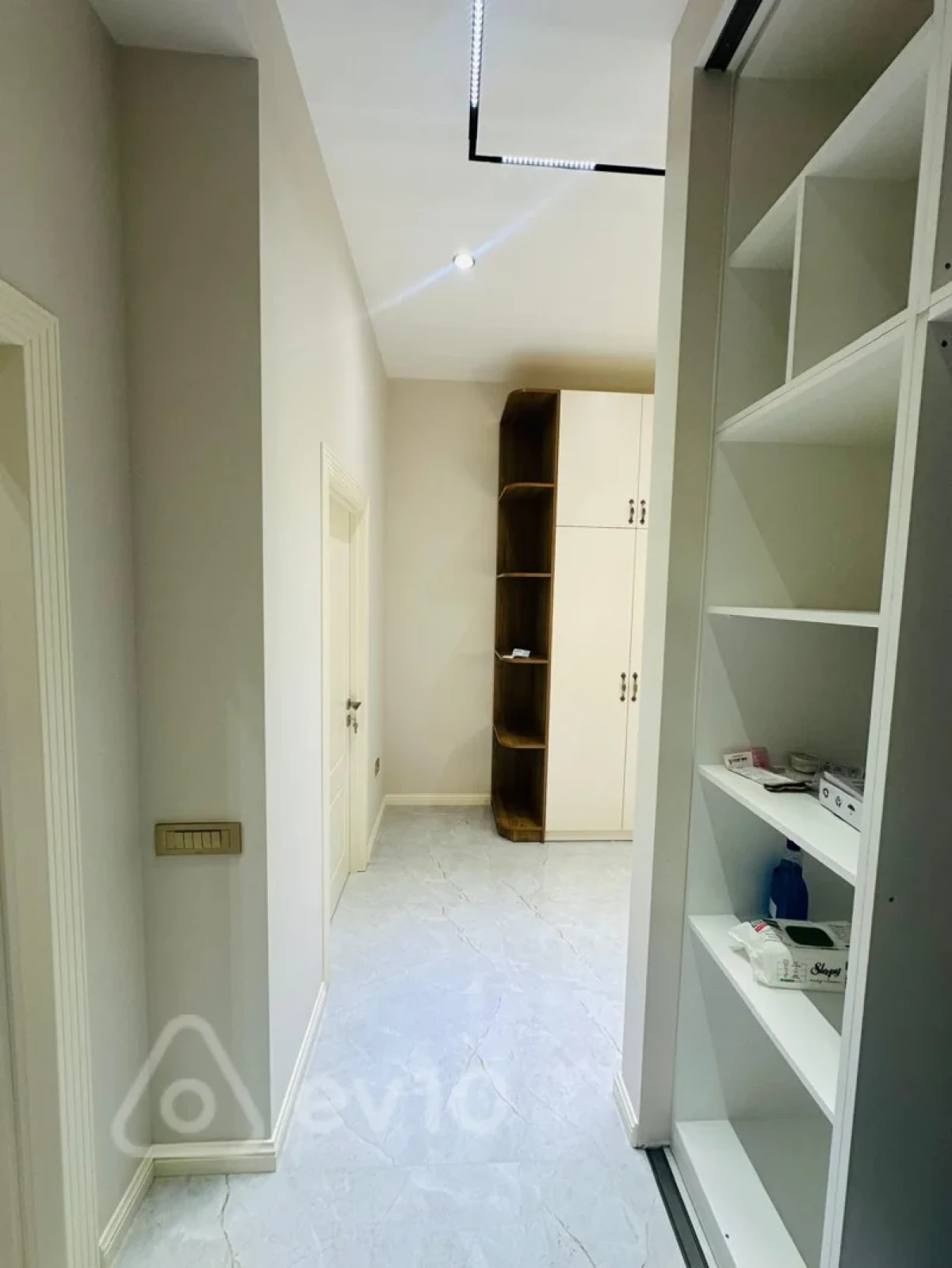Satılır 2 otaqlı yeni tikili 73 m²