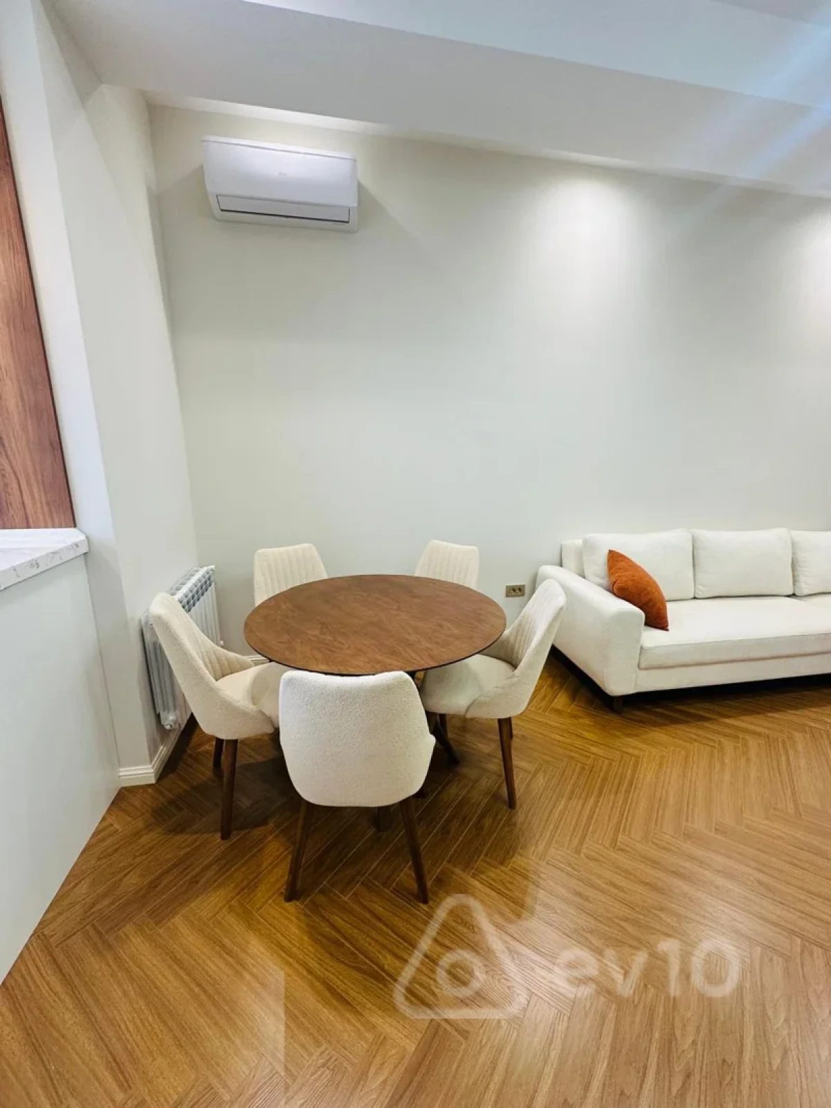 Satılır 2 otaqlı yeni tikili 73 m²