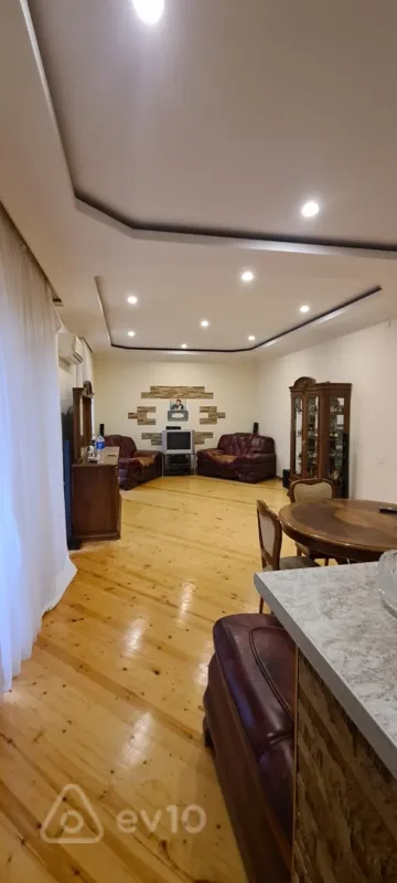 Satılır 6 otaqlı həyət evi 480 m²