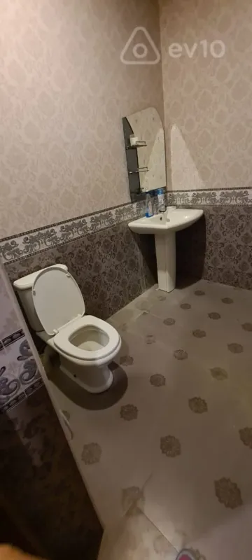 Satılır 6 otaqlı həyət evi 480 m²