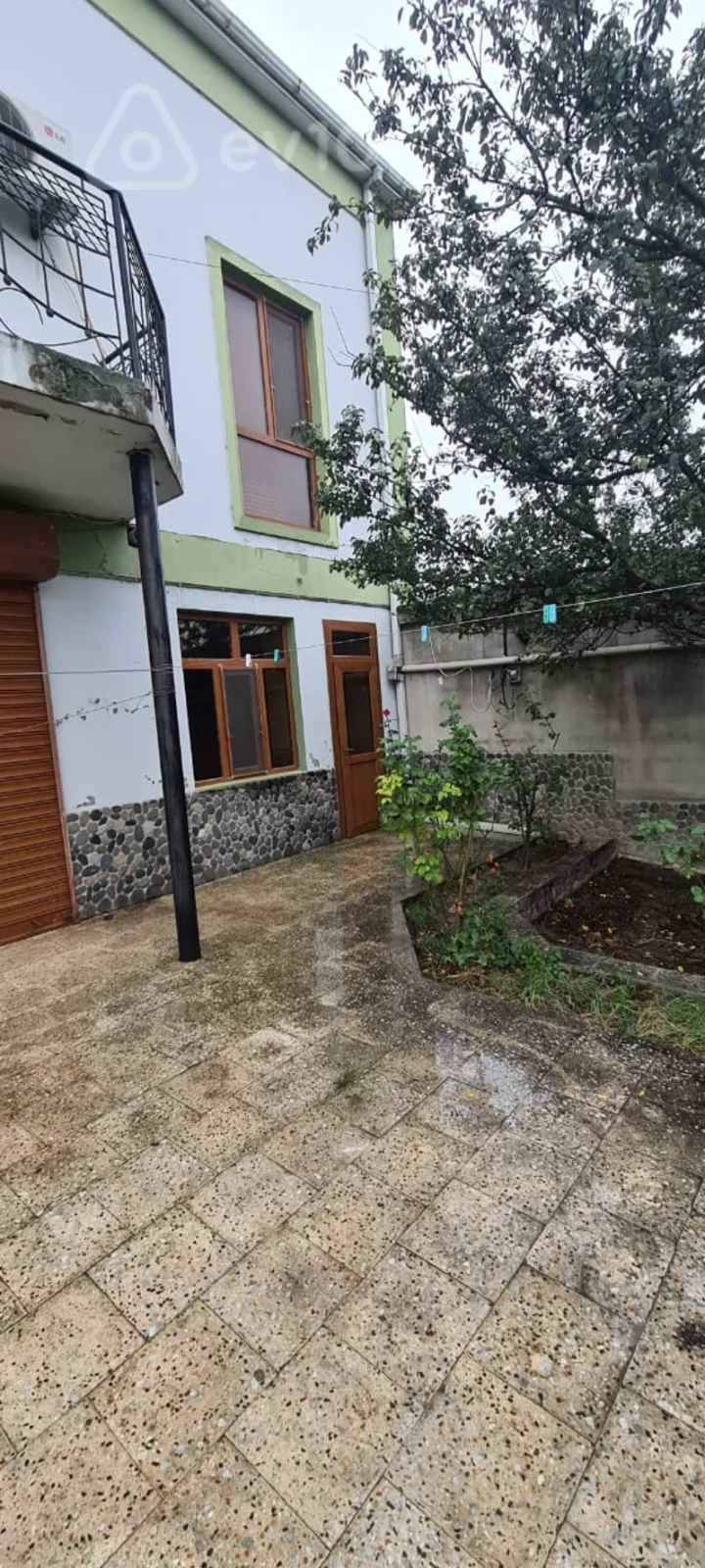Satılır 6 otaqlı həyət evi 480 m²