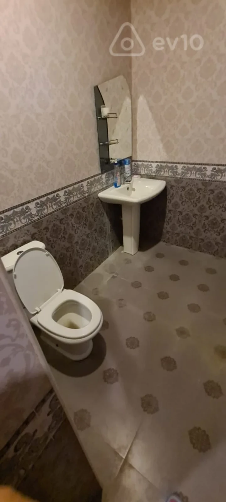 Satılır 6 otaqlı həyət evi 480 m²