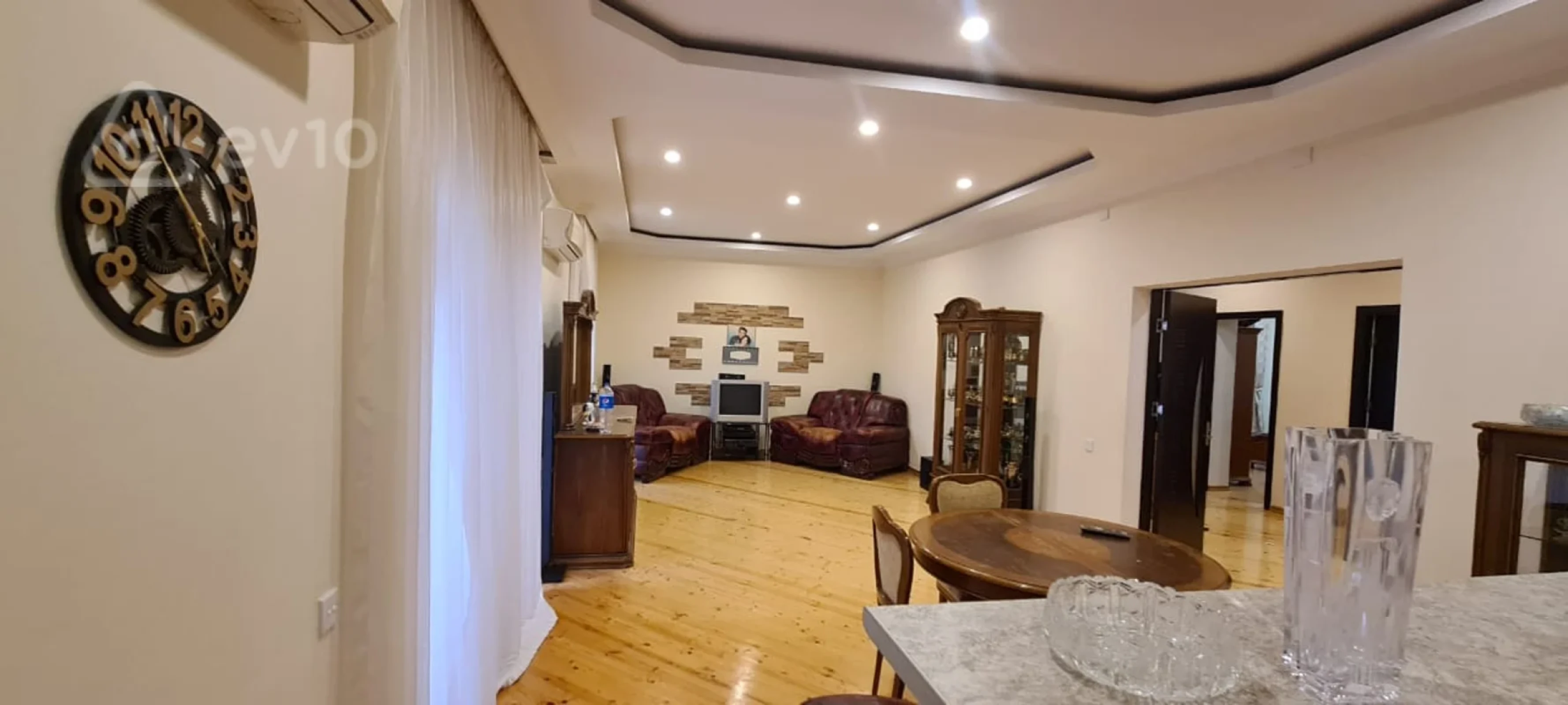 Satılır 6 otaqlı həyət evi 480 m²