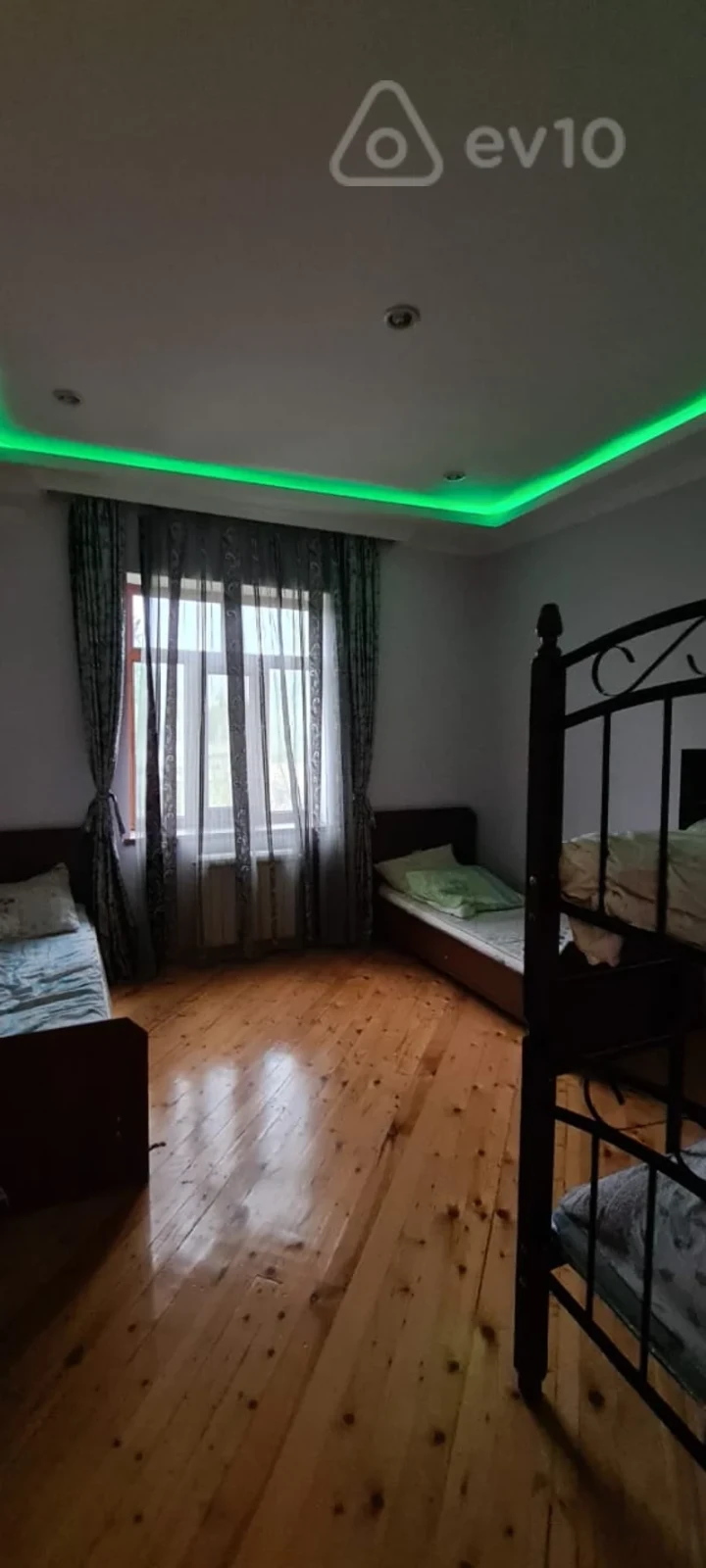 Satılır 6 otaqlı həyət evi 480 m²