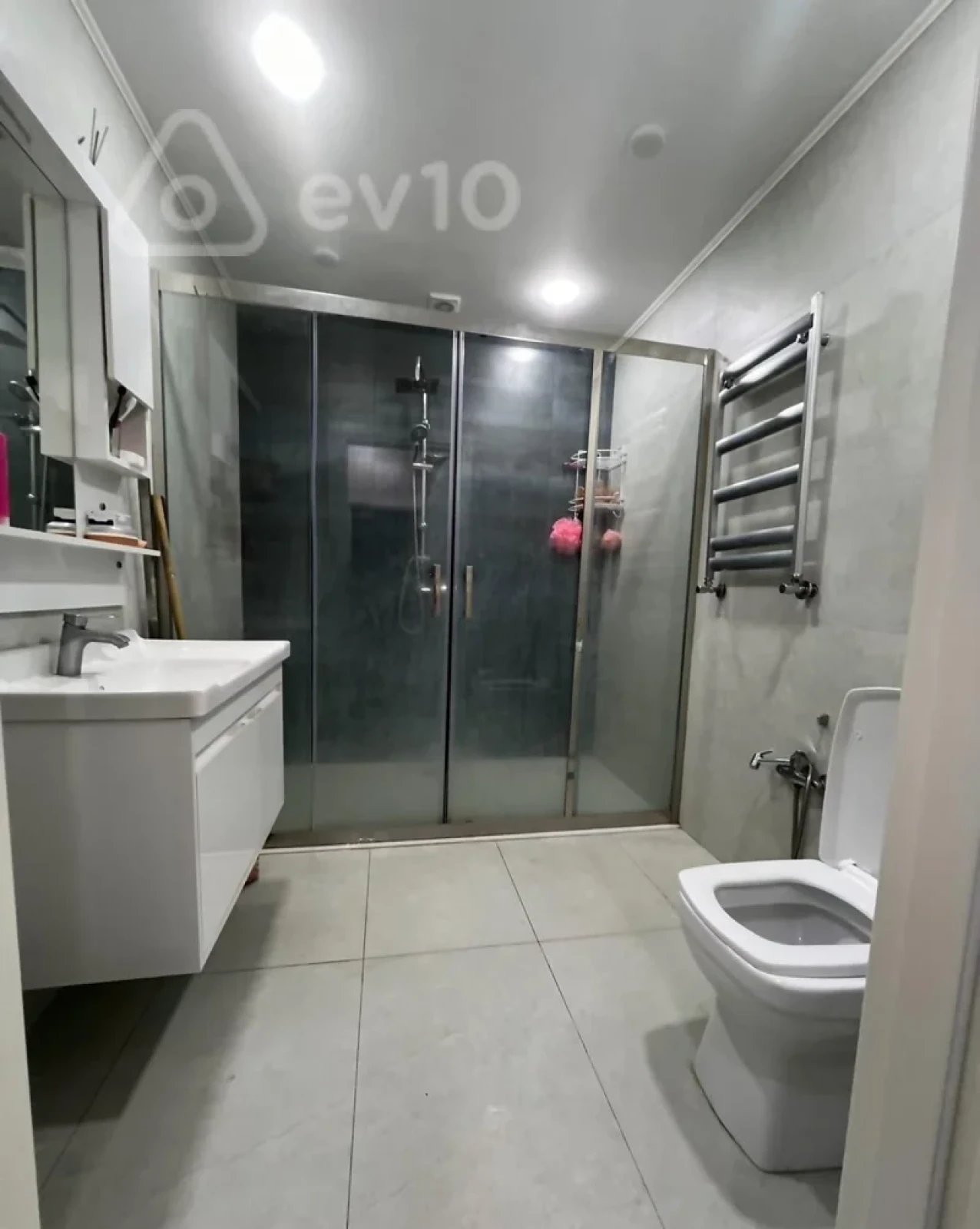 Kirayə verilir 3 otaqlı yeni tikili 75 m²