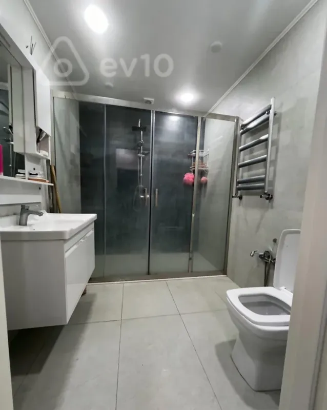 Kirayə verilir 3 otaqlı yeni tikili 75 m²