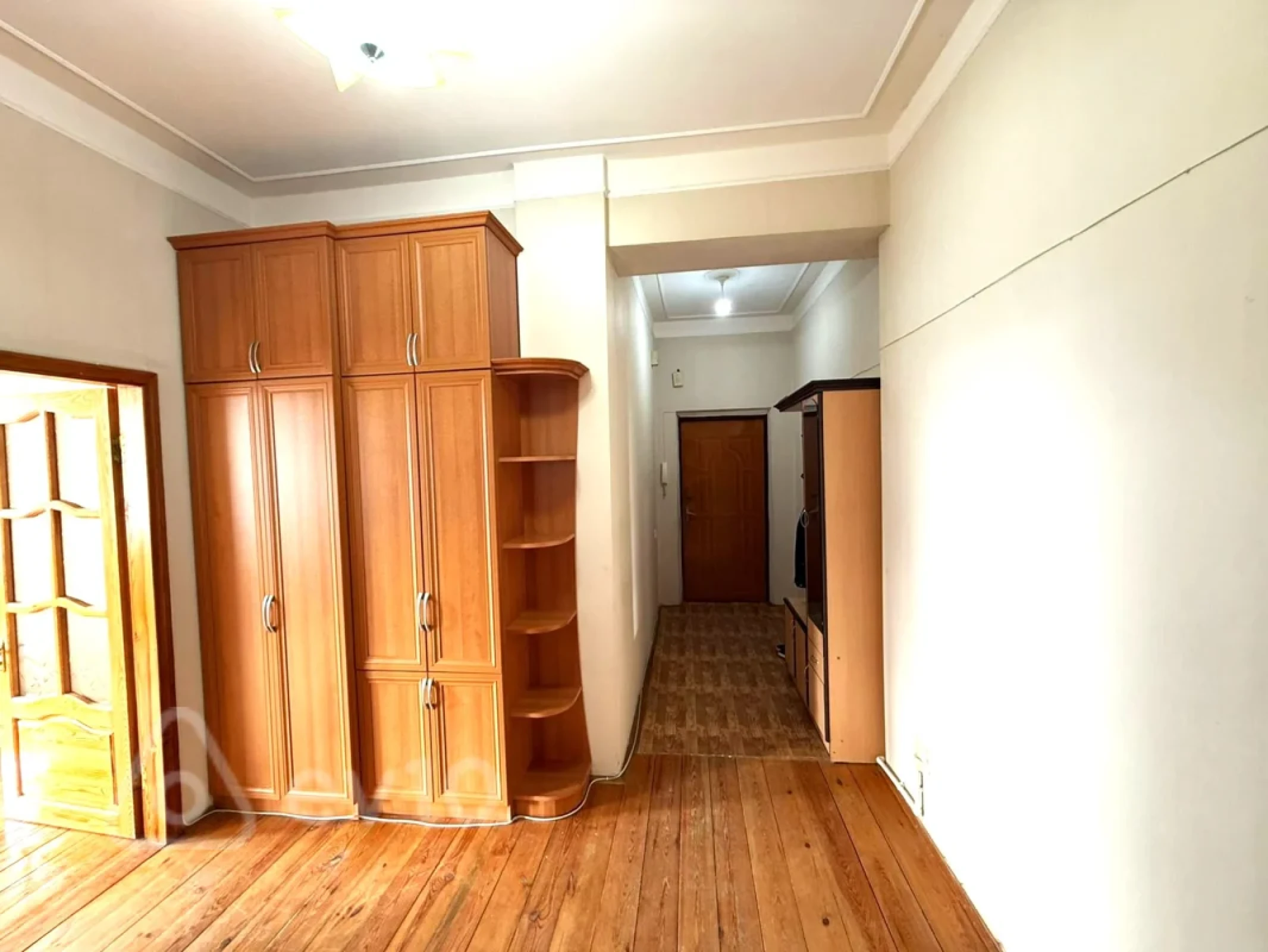 Kirayə verilir 3 otaqlı köhnə tikili 95 m²