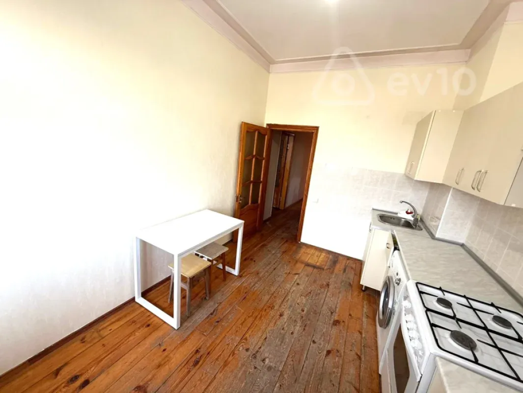 Kirayə verilir 3 otaqlı köhnə tikili 95 m²