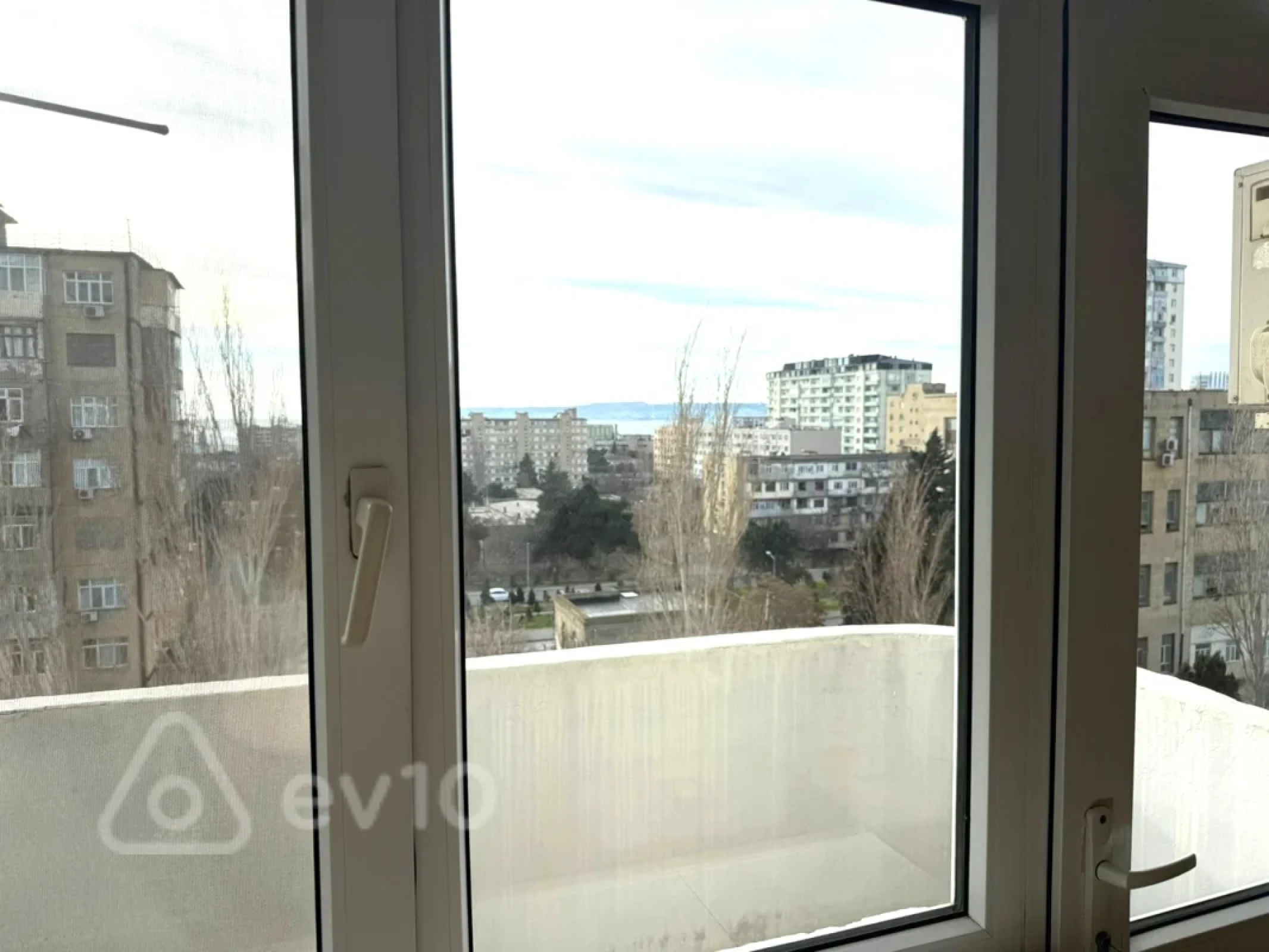 Kirayə verilir 3 otaqlı köhnə tikili 95 m²