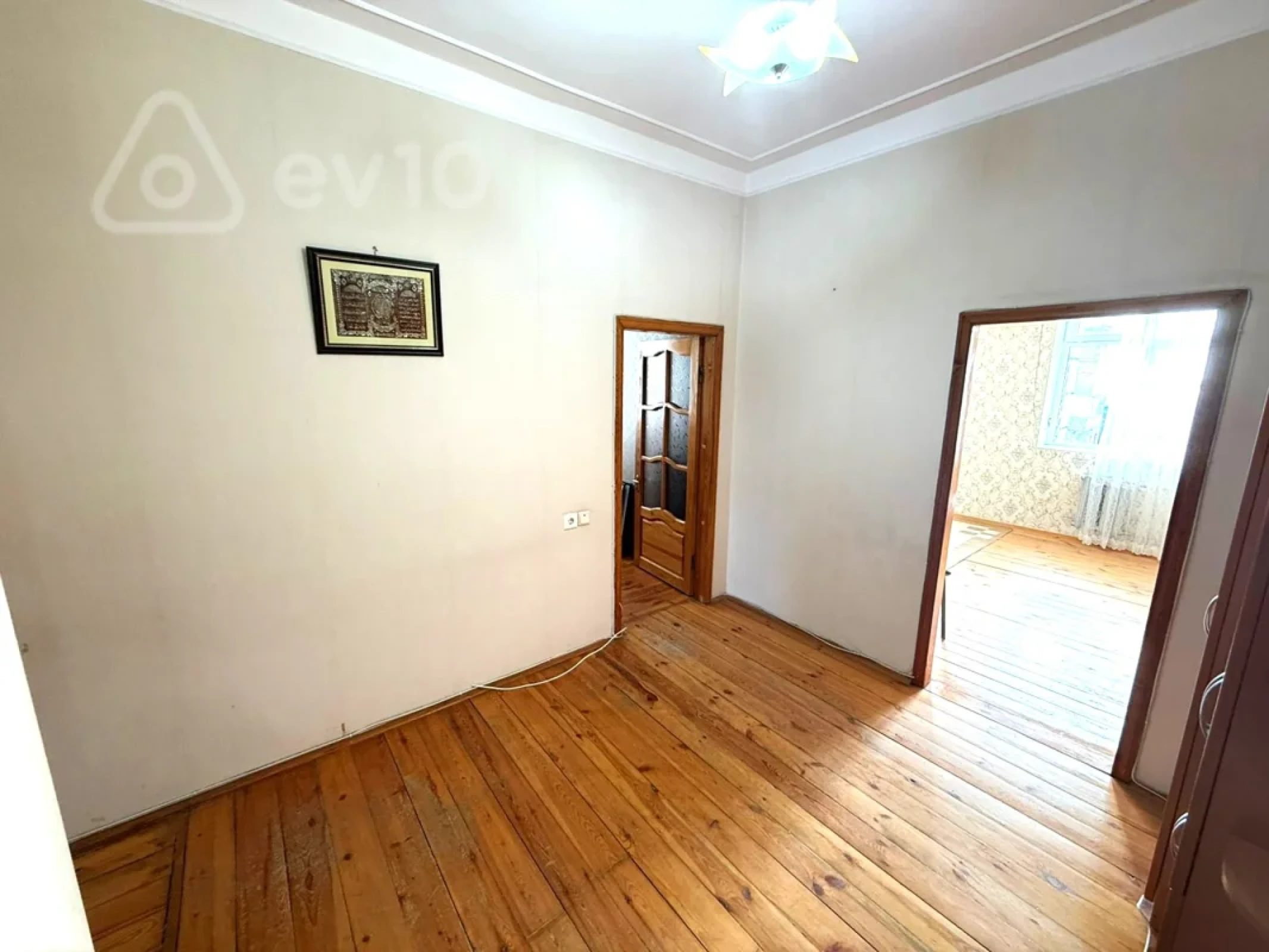 Kirayə verilir 3 otaqlı köhnə tikili 95 m²