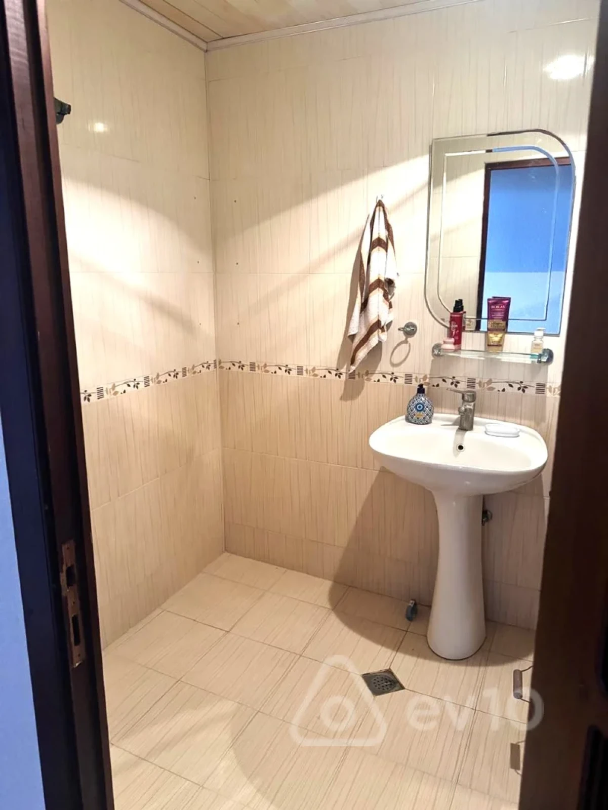 Kirayə verilir 3 otaqlı köhnə tikili 65 m²