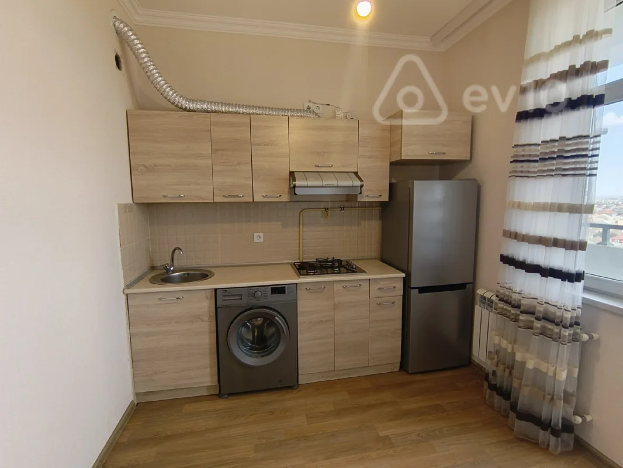 Kirayə verilir 3 otaqlı yeni tikili 77 m²