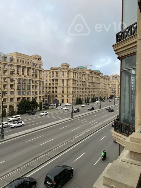 Satılır 6 otaqlı yeni tikili 280 m²