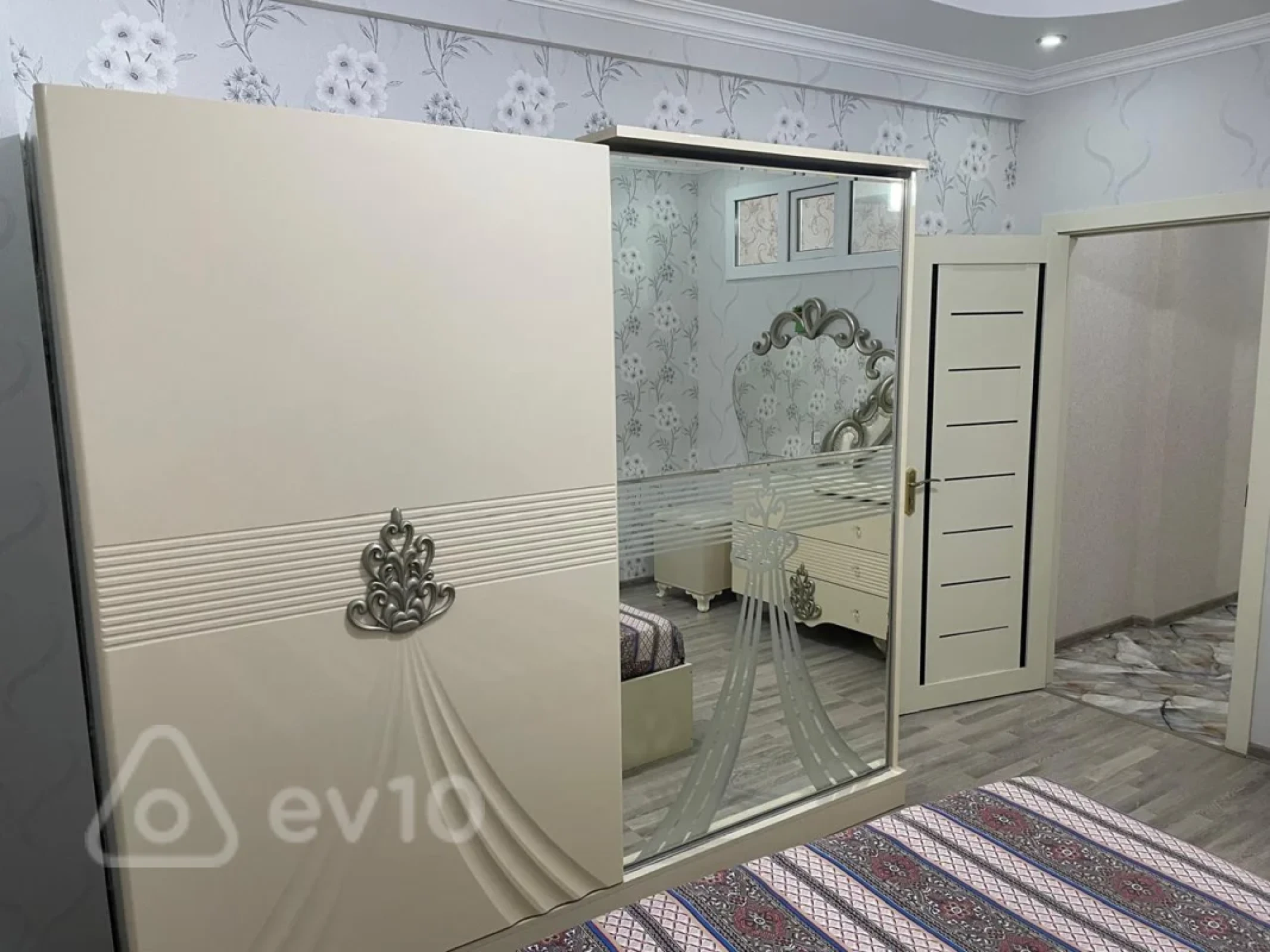 Kirayə verilir 3 otaqlı yeni tikili 100 m²