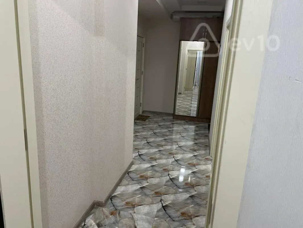 Kirayə verilir 3 otaqlı yeni tikili 100 m²