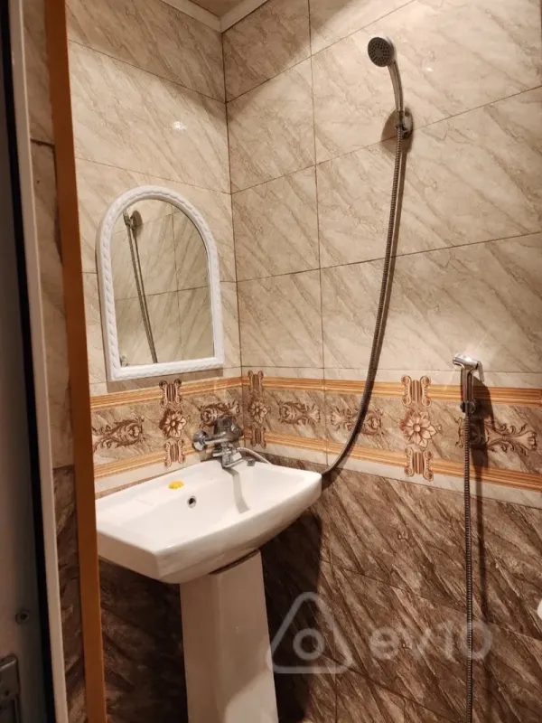 Kirayə verilir 1 otaqlı köhnə tikili 41 m²