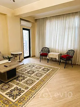 Kirayə verilir 3 otaqlı yeni tikili 100 m²