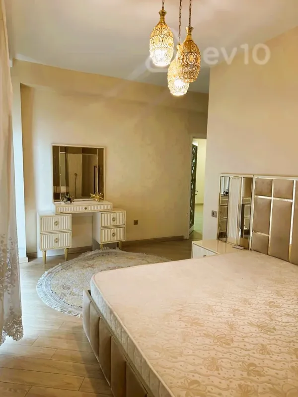 Kirayə verilir 3 otaqlı yeni tikili 100 m²