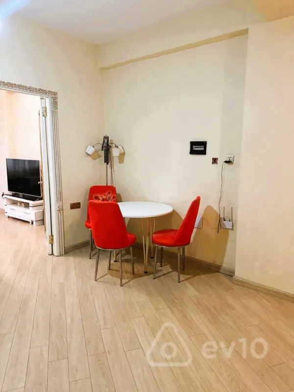 Kirayə verilir 3 otaqlı yeni tikili 100 m²