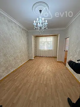 Kirayə verilir 2 otaqlı köhnə tikili 60 m²