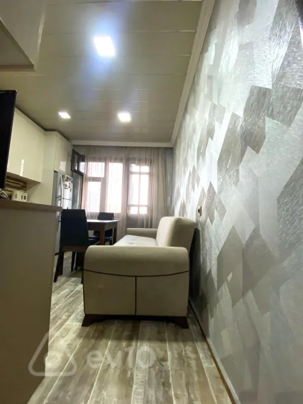 Kirayə verilir 2 otaqlı köhnə tikili 65 m²