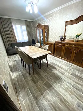 Kirayə verilir 2 otaqlı köhnə tikili 65 m²