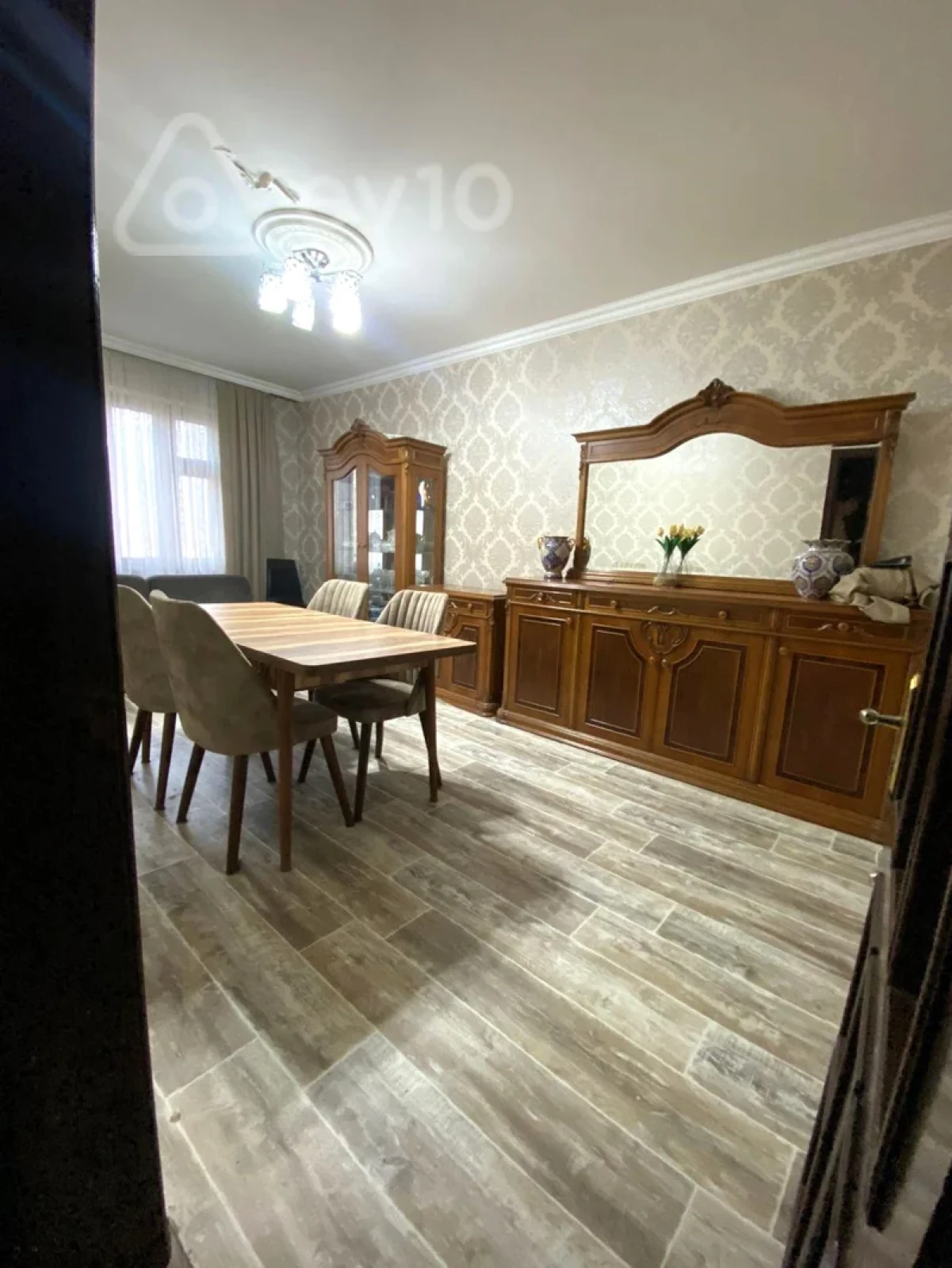 Kirayə verilir 2 otaqlı köhnə tikili 65 m²