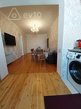 Kirayə verilir 2 otaqlı köhnə tikili 55 m²
