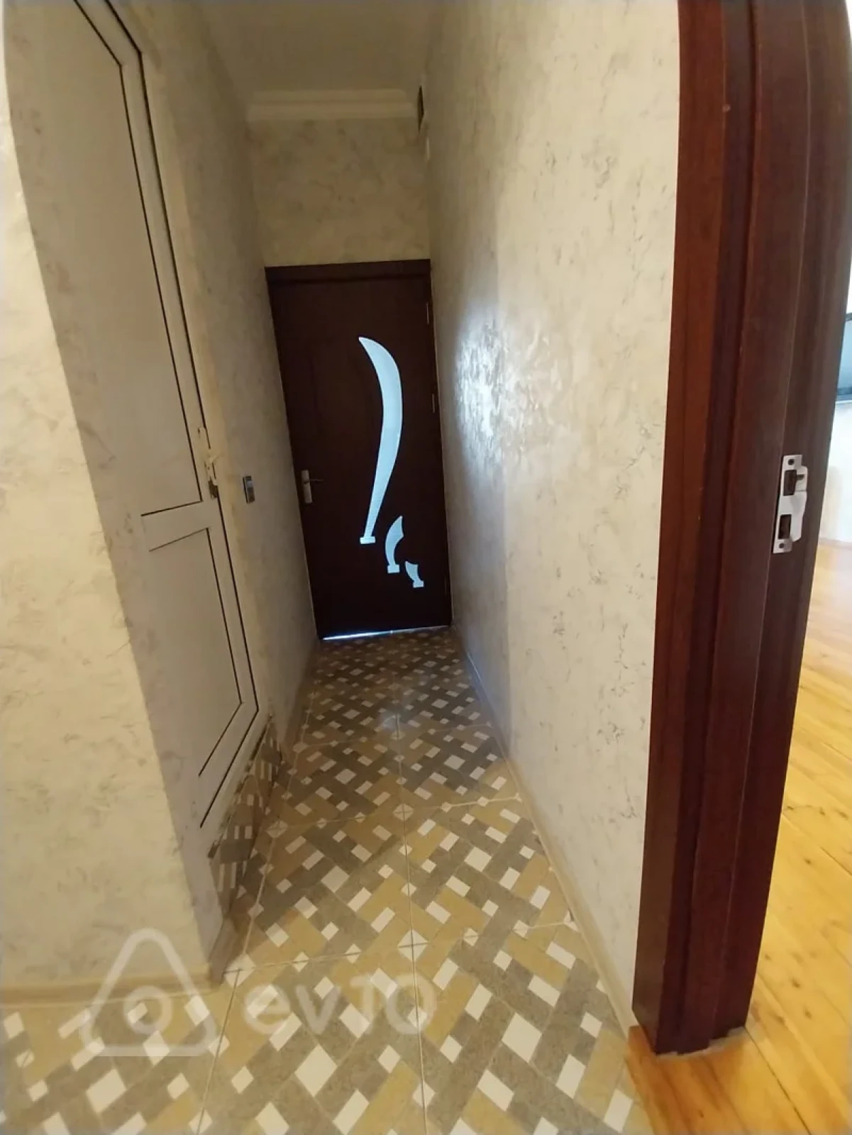 Kirayə verilir 2 otaqlı köhnə tikili 55 m²