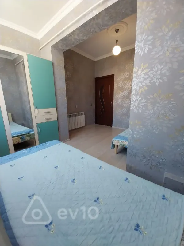 Kirayə verilir 2 otaqlı köhnə tikili 55 m²