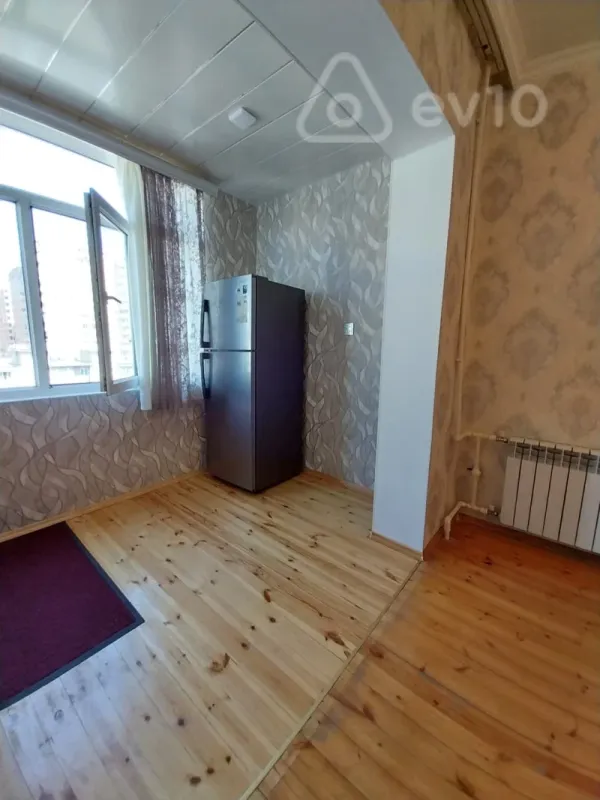 Kirayə verilir 2 otaqlı köhnə tikili 55 m²