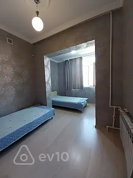 Kirayə verilir 2 otaqlı köhnə tikili 55 m²