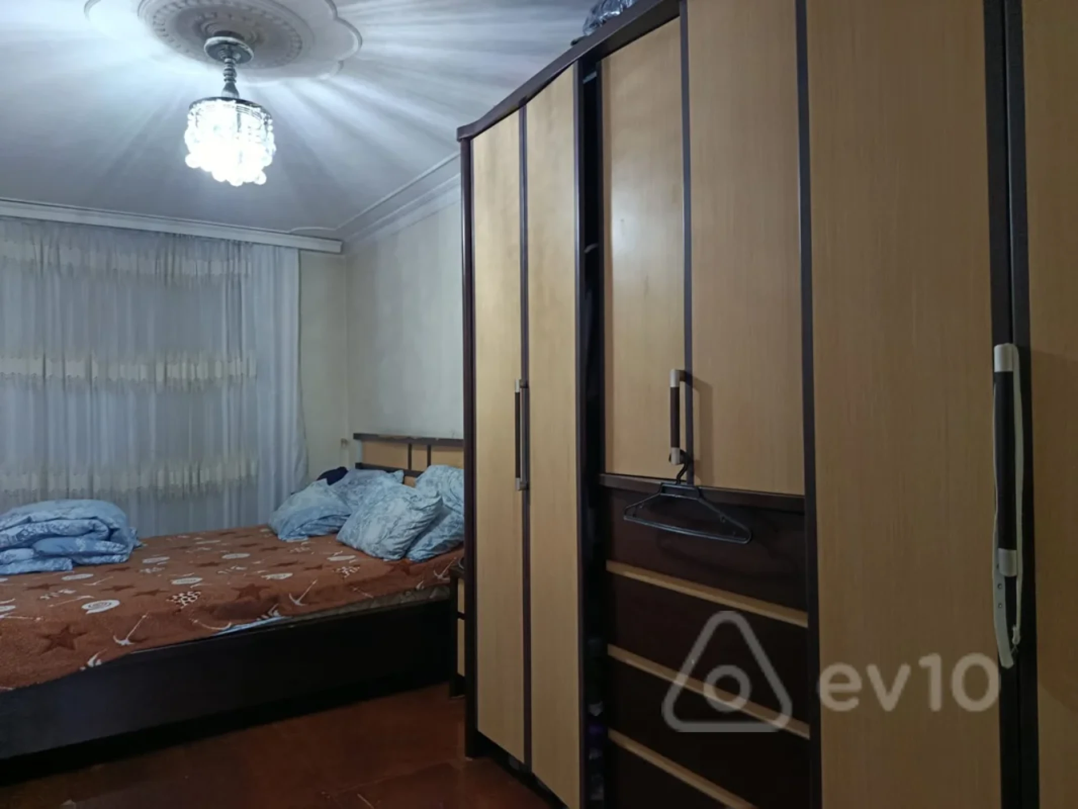 Satılır 3 otaqlı köhnə tikili 75 m²