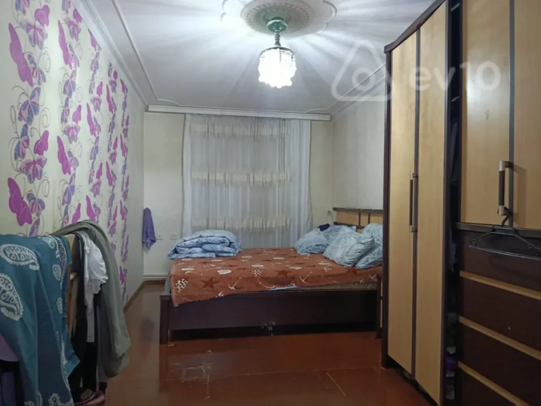 Satılır 3 otaqlı köhnə tikili 75 m²