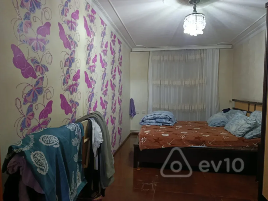 Satılır 3 otaqlı köhnə tikili 75 m²