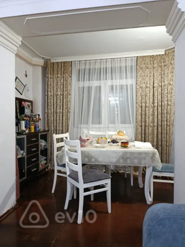Satılır 3 otaqlı köhnə tikili 75 m²
