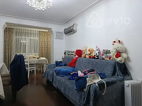Satılır 3 otaqlı köhnə tikili 75 m²